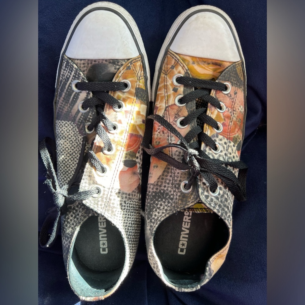 Converse floral pattern chucks. Size 10, ladies.
